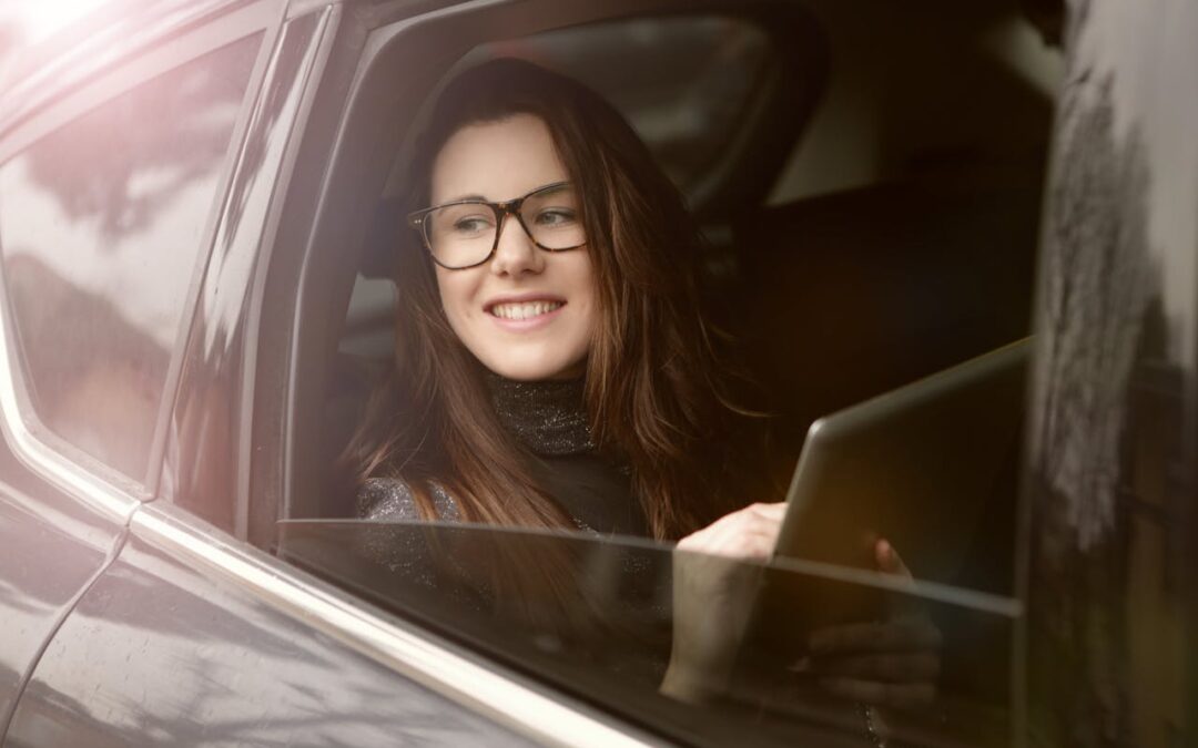 27 Voice Search Statistics for Car Buyers 2025