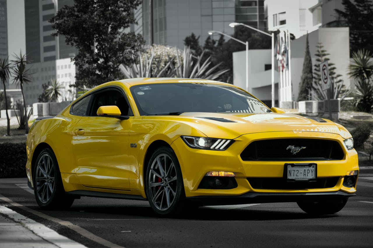 15 Live Chat and Messaging Statistics for Auto Dealers in 2026